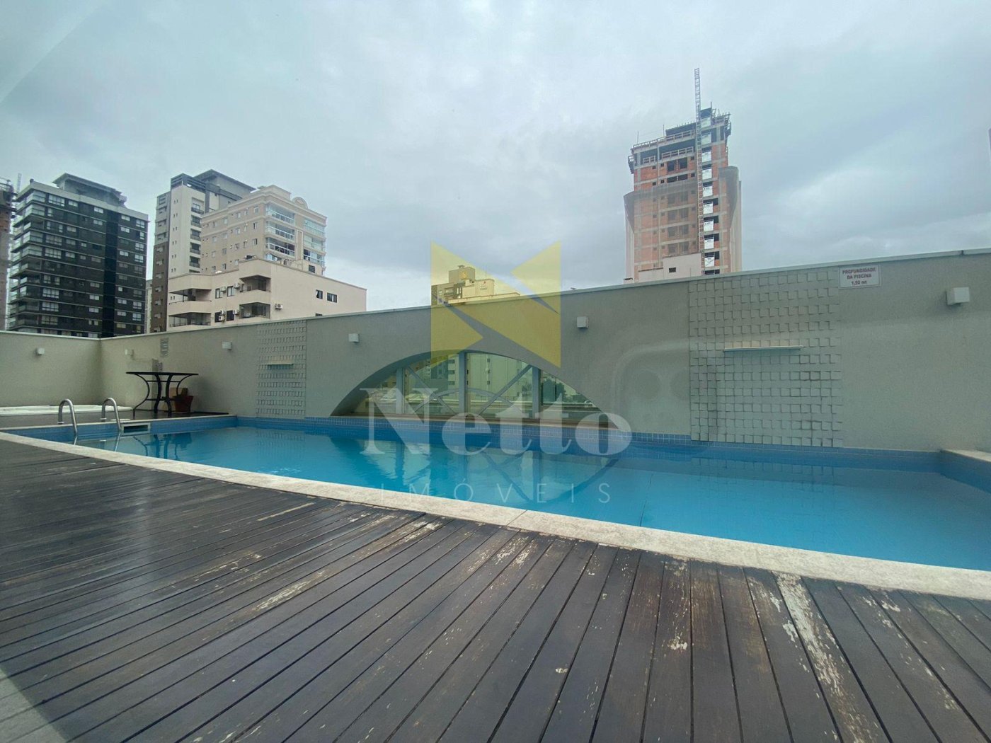 Apartamento com 3 suítes