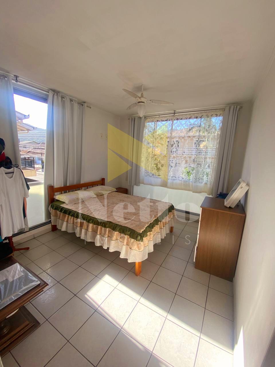Ampla casa com 7 quartos