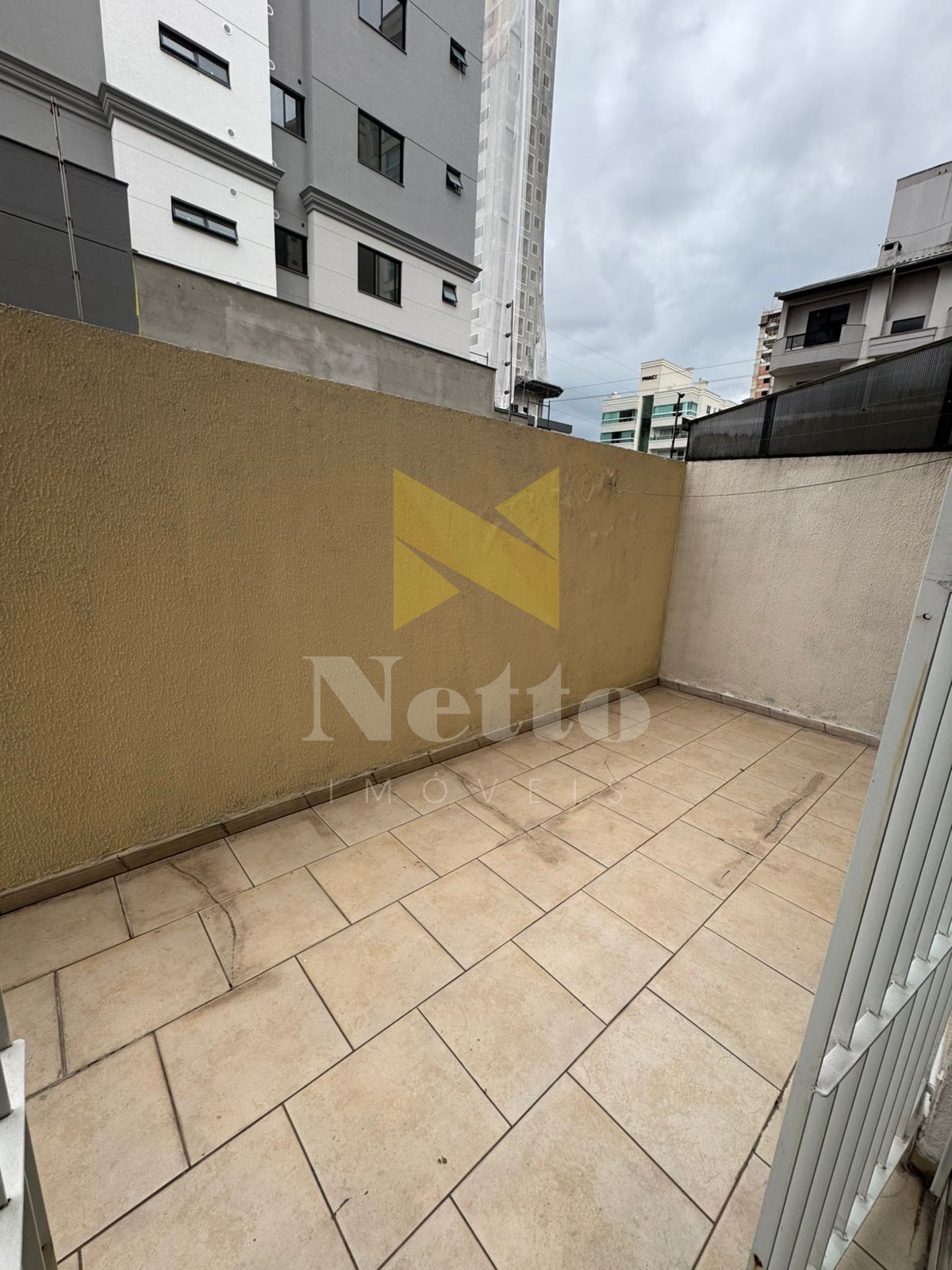 Apartamento locação anual em Itapema