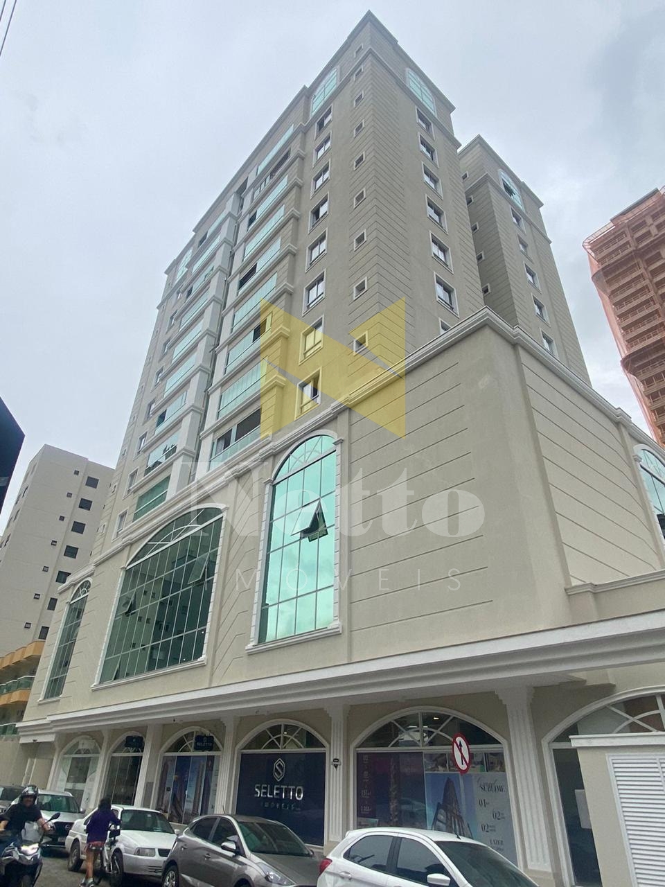 Apartamento com 3 suítes