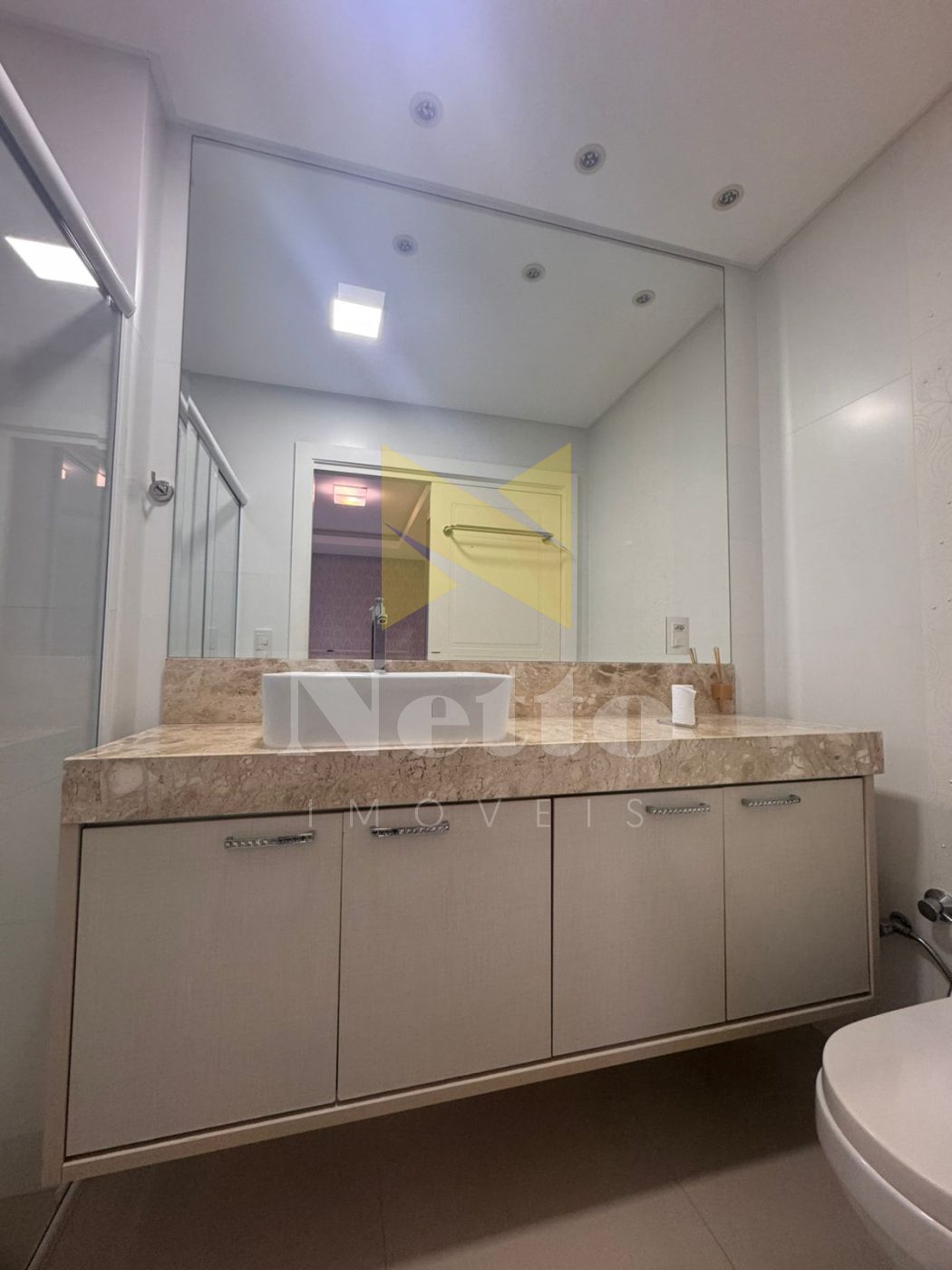 Apartamento com 3 suítes