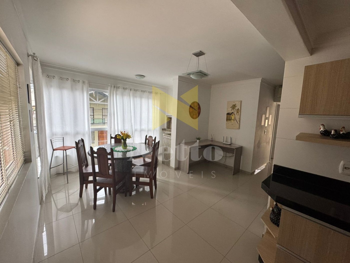 Apartamento locação anual em Itapema