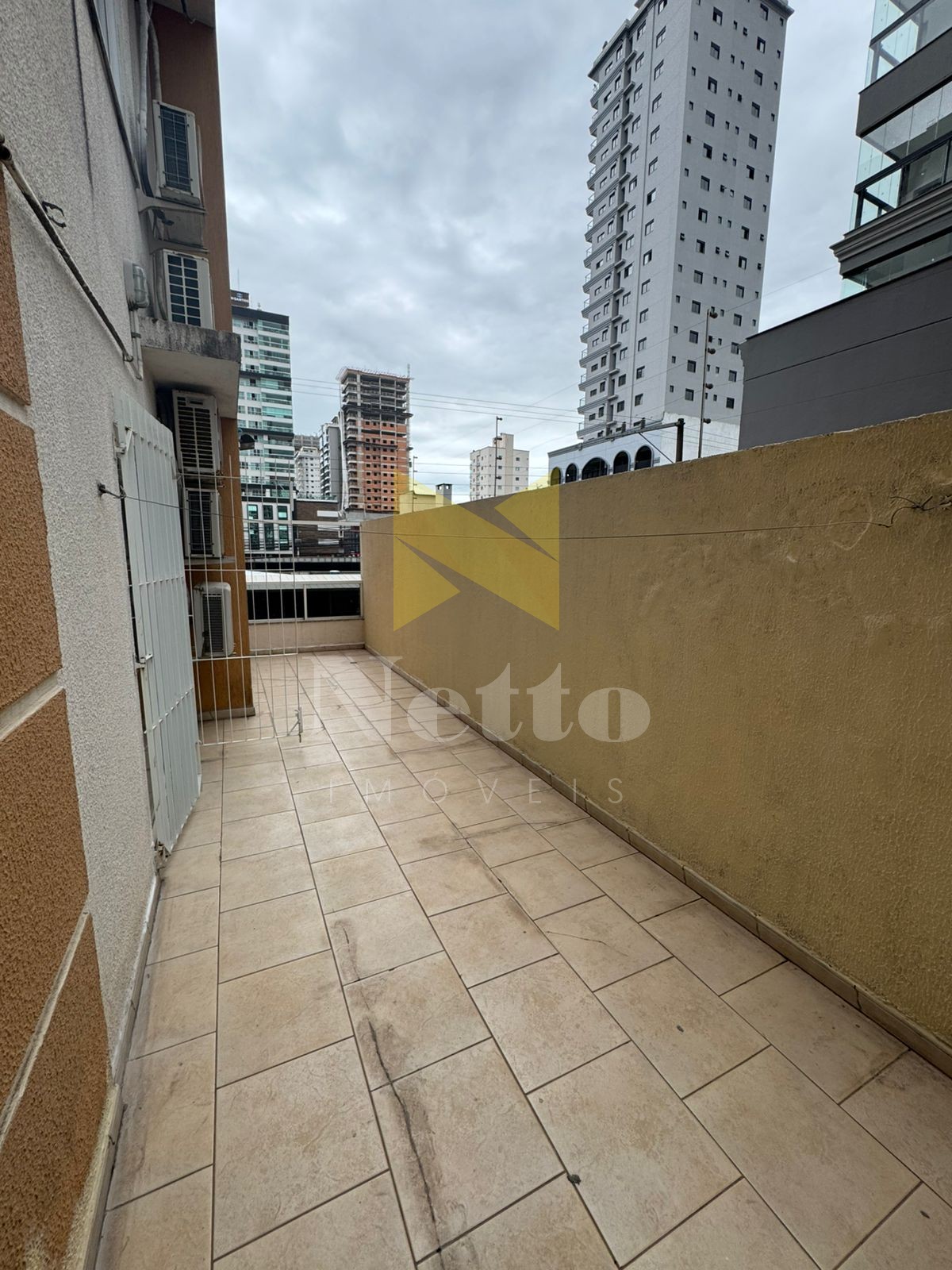 Apartamento locação anual em Itapema