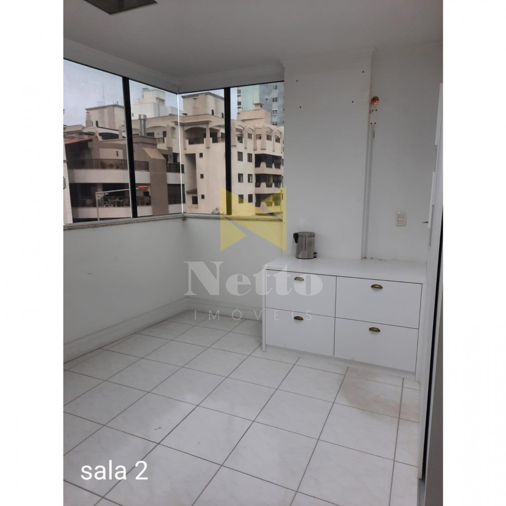 Sala Aérea de frente para Avenida Nereu Ramos