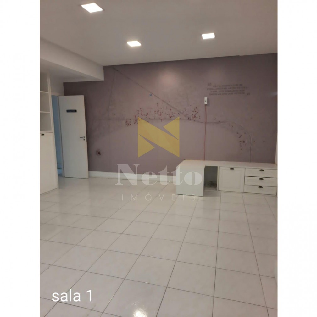Sala Aérea de frente para Avenida Nereu Ramos
