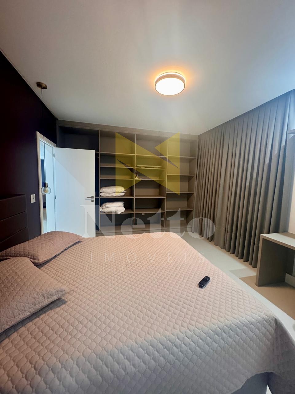 Amplo apartamento com 4 suítes