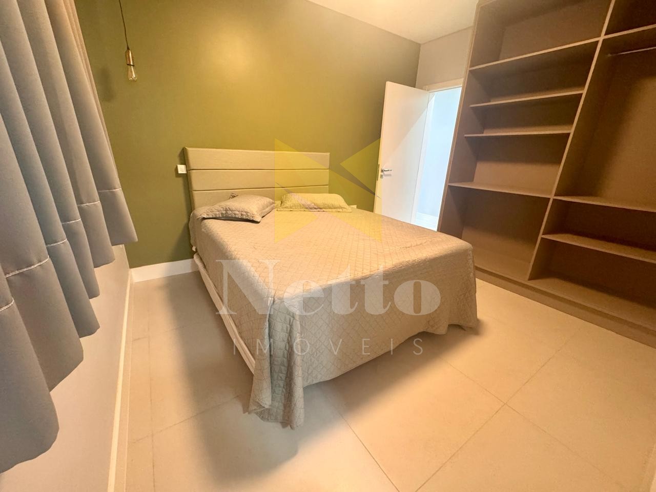 Amplo apartamento com 4 suítes