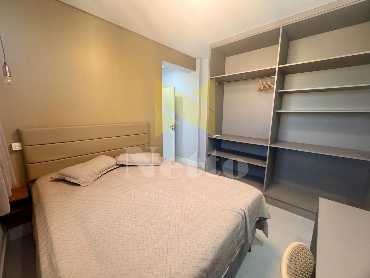 Amplo apartamento com 4 suítes