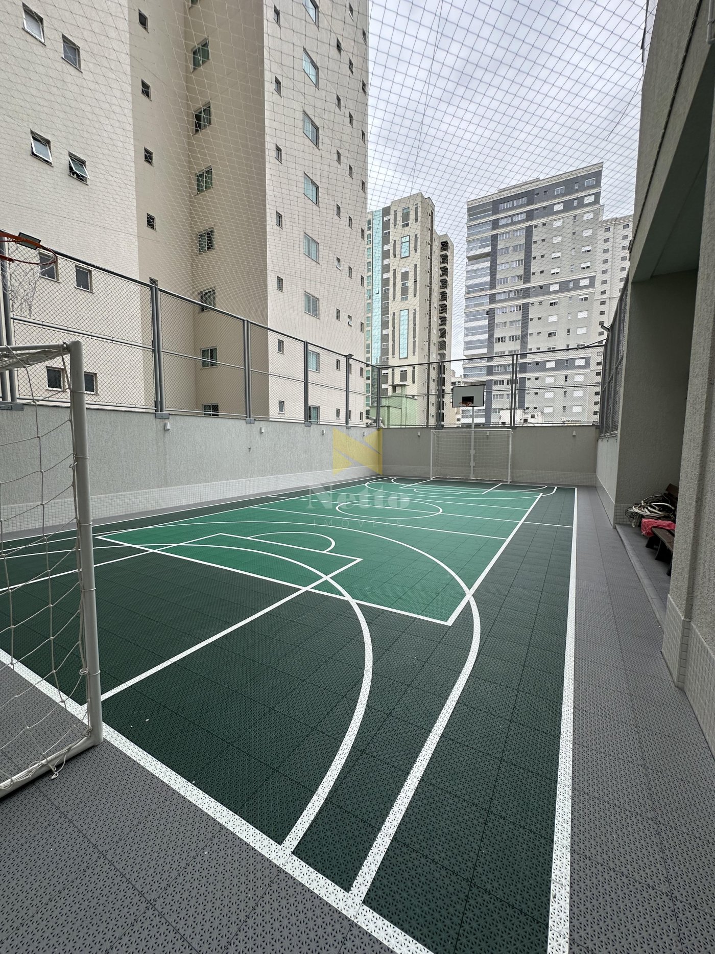Amplo apartamento com 4 suítes