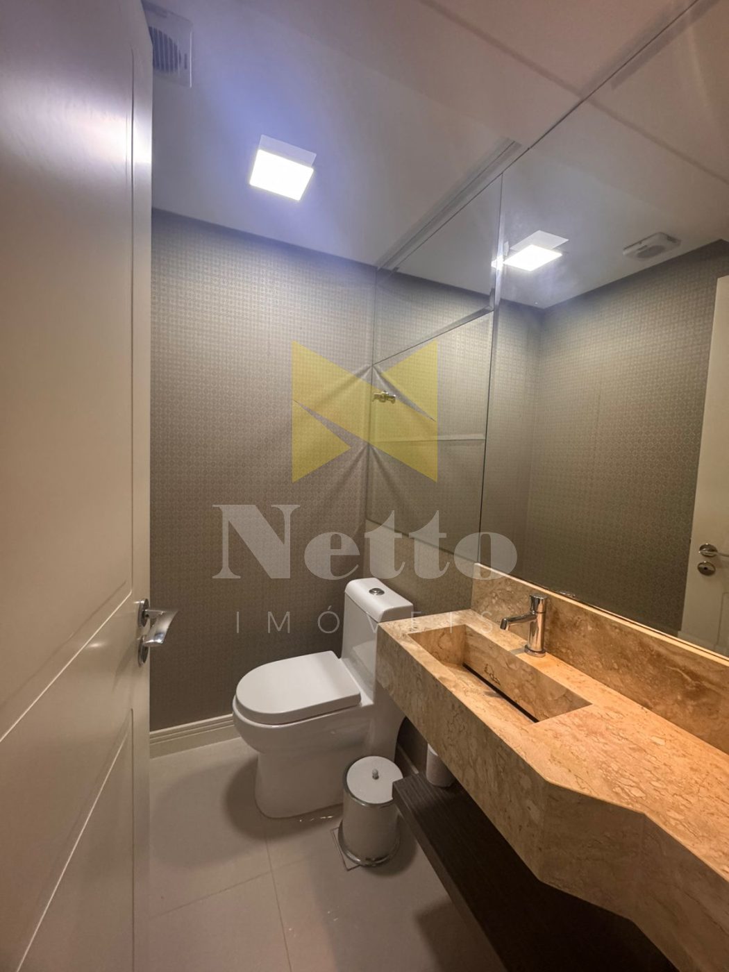 Apartamento com 3 suítes