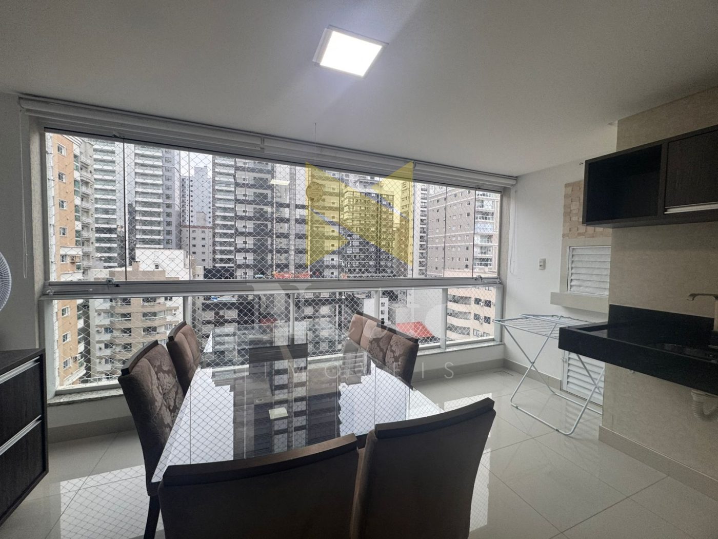 Apartamento com 3 suítes